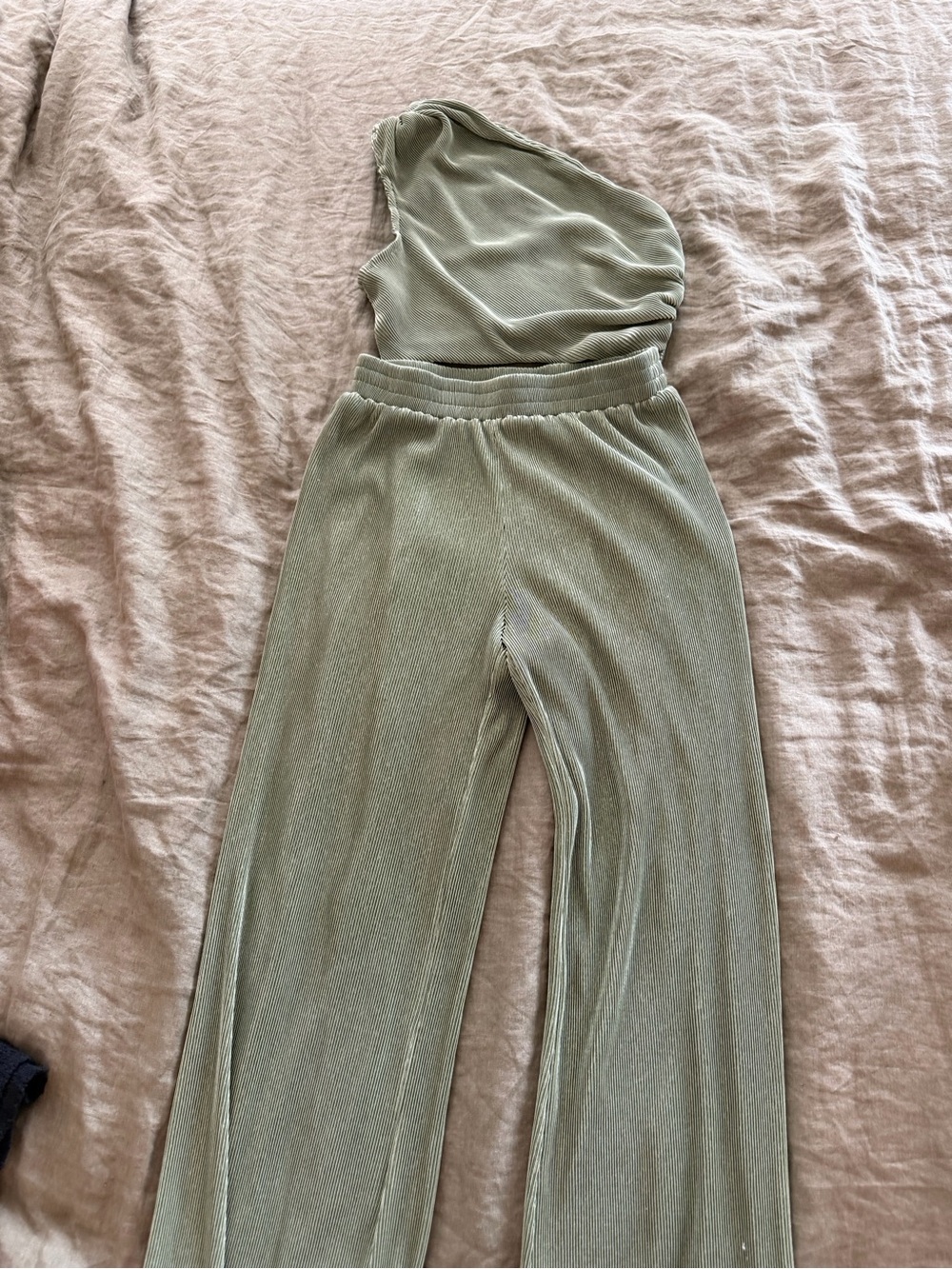 Beginning Boutique Women's Olive Wide-Leg Satin Pants & Top Set sz Small